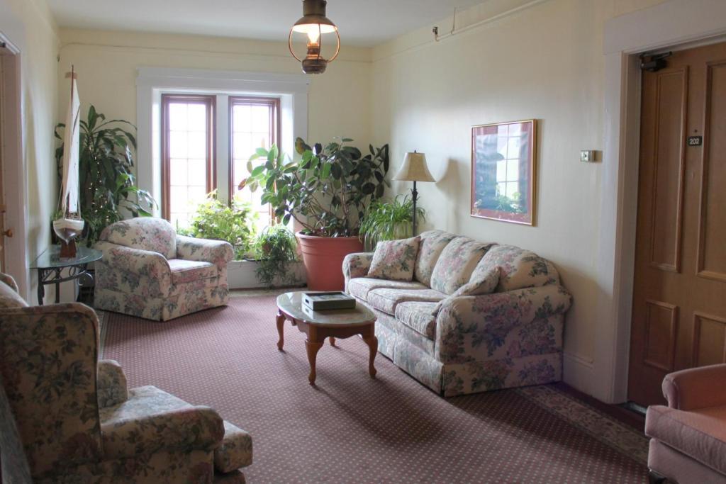 Kennedy Inn St. Andrews By The Sea Exterior photo
